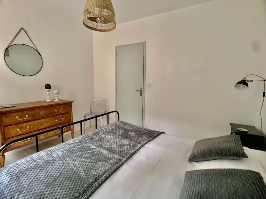 Apartment La Verriere Saint-martin - Historic Center & Wifi *