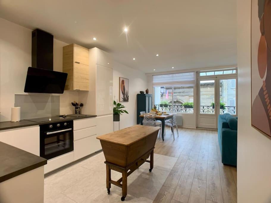 Apartment La Verriere Saint-martin - Historic Center & Wifi
